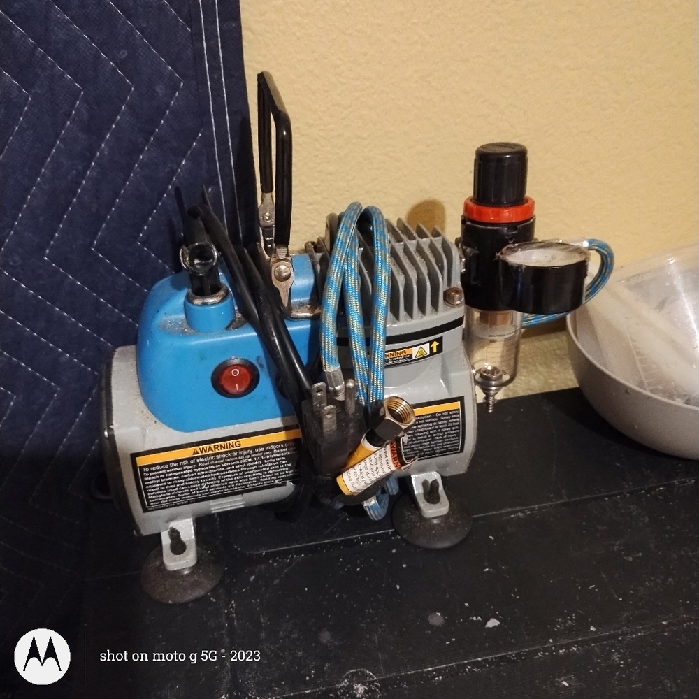 Air compressor - Picture 2 of 4